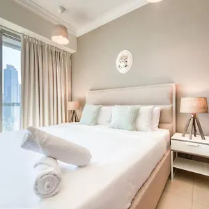 Prime Retreats - Downtown Apartament