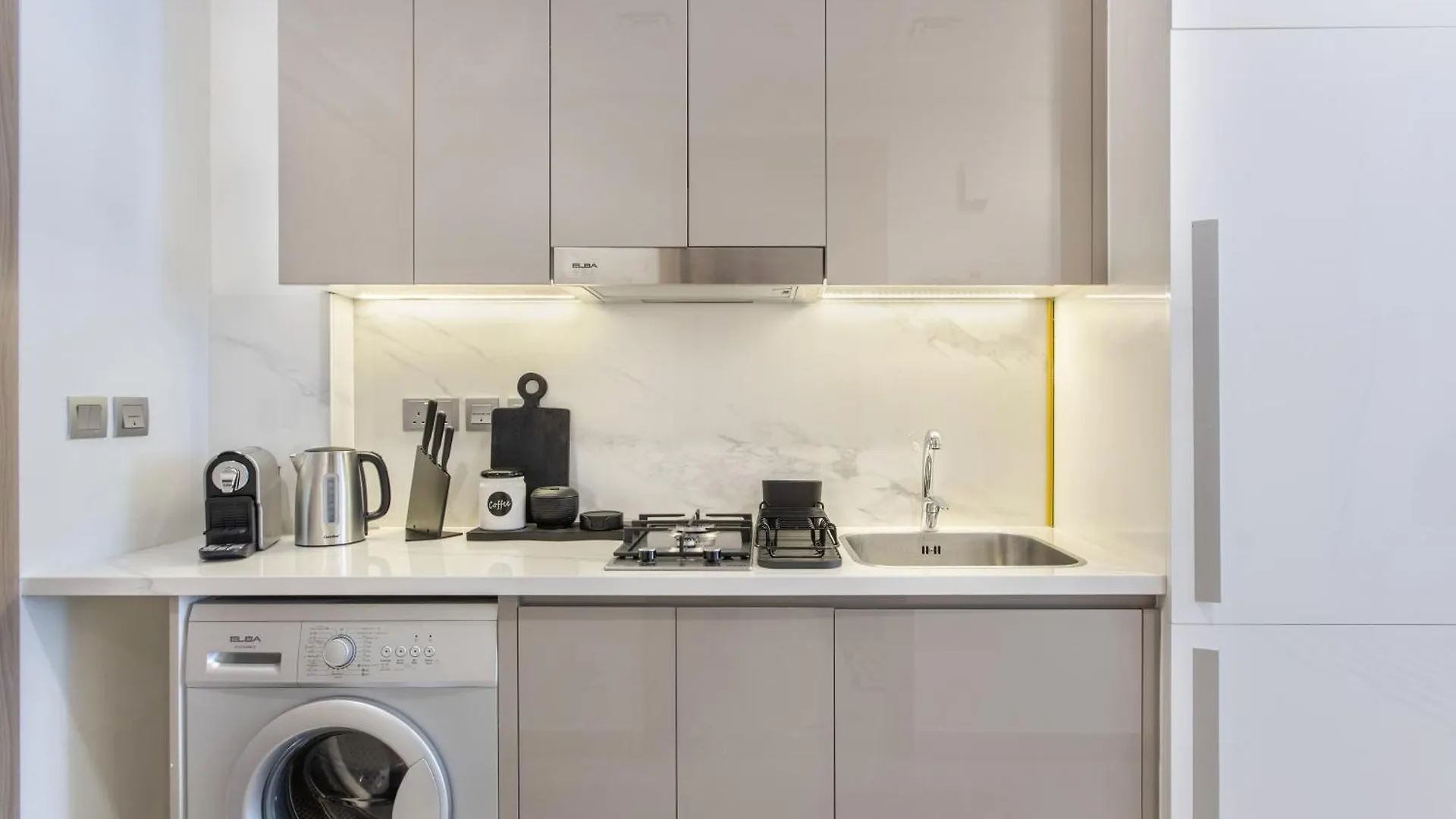 公寓 Charming Studio With Burj Khalifa View In Azizi12 迪拜 阿拉伯联合酋长国